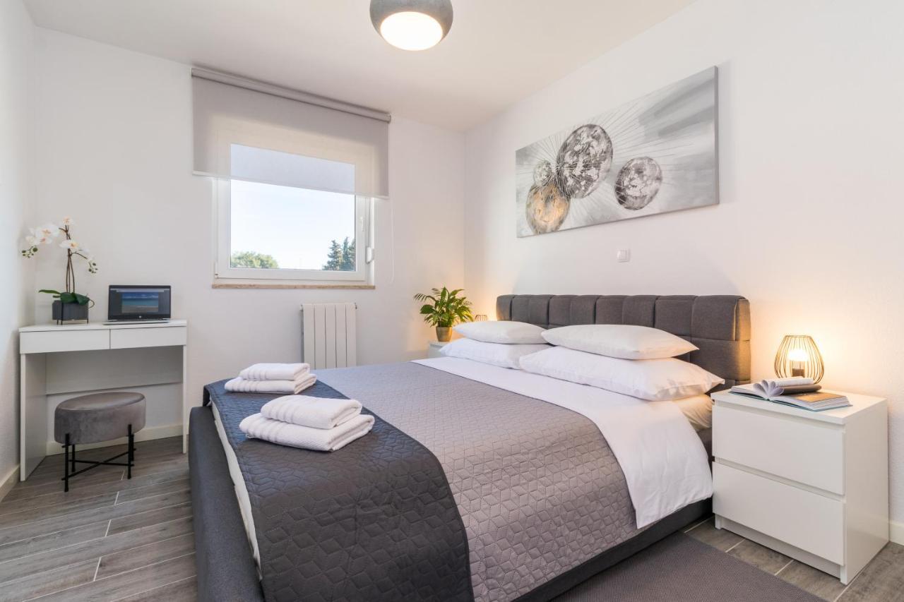 New Apartment Near Sea With 3 Bedrooms And 2 Bathrooms Pula Exterior foto
